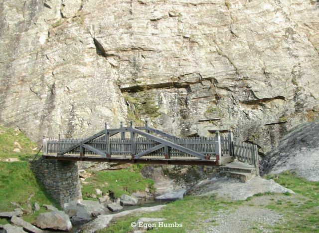Brücke bei Bergkristall über den Pfelderer Bach