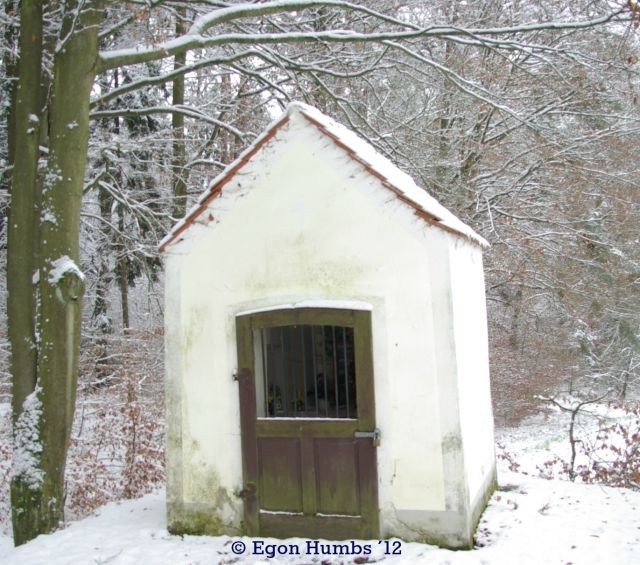 Kapelle am Waldesrand bei Weinting