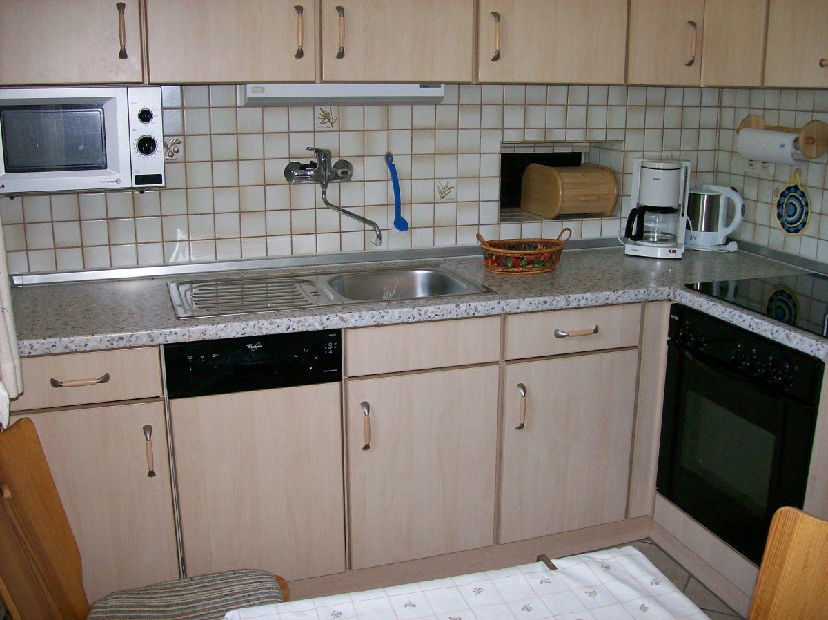Küchenzeile inklusive Spülmaschine