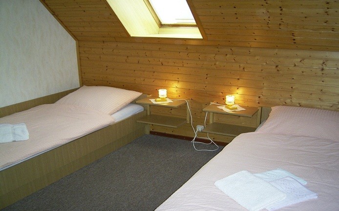 Schlafzimmer mit 2 Einzelbetten ( 90 x 190 )