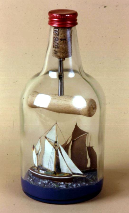 Flasche mit Korkenzieher