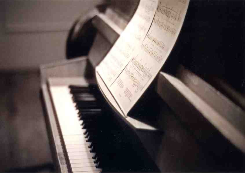 Noten und Klavier