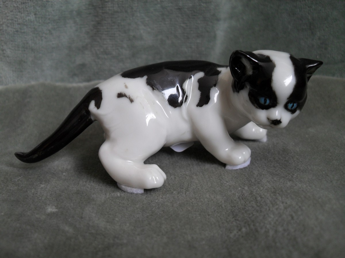 P50 Hutschenreuther Katze Miniatur schwarz weiß