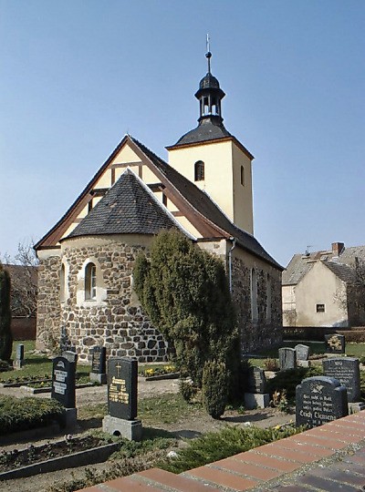 Die Naundorfer Kirche.