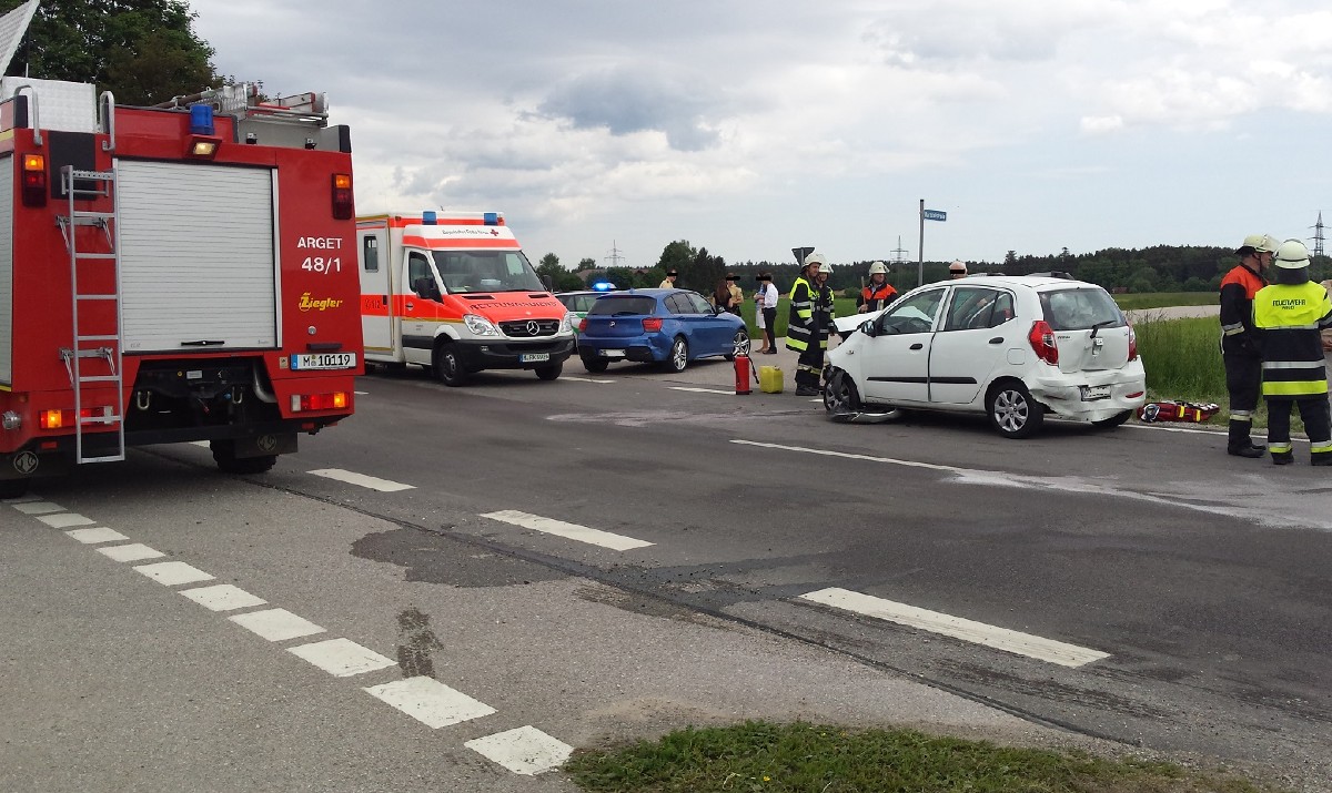 Verkehrsunfall B 13 Arget Grafing 29.05.2015
