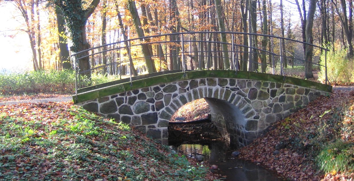 Natursteinbrücke Steinhöfel Schlosspark