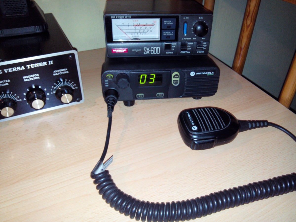 Motorola DM-3400 digital / analog Hybrid DMR 70 cm