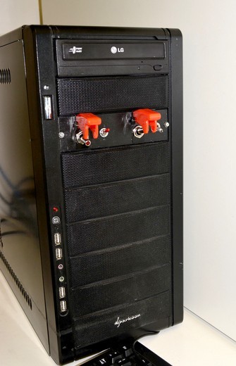 Einbau der Schalter in ein PC-Gehäuse
