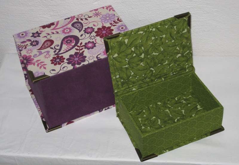 Stabile Pappschachteln mit textiler Oberfläche