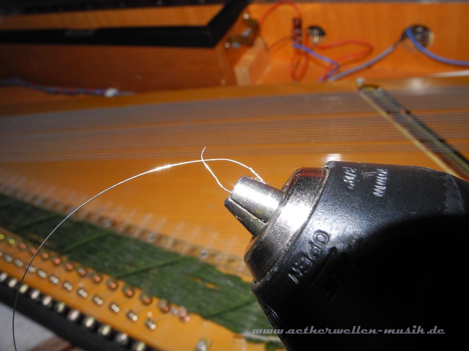 Hohner Clavinet D6 cracked string fix