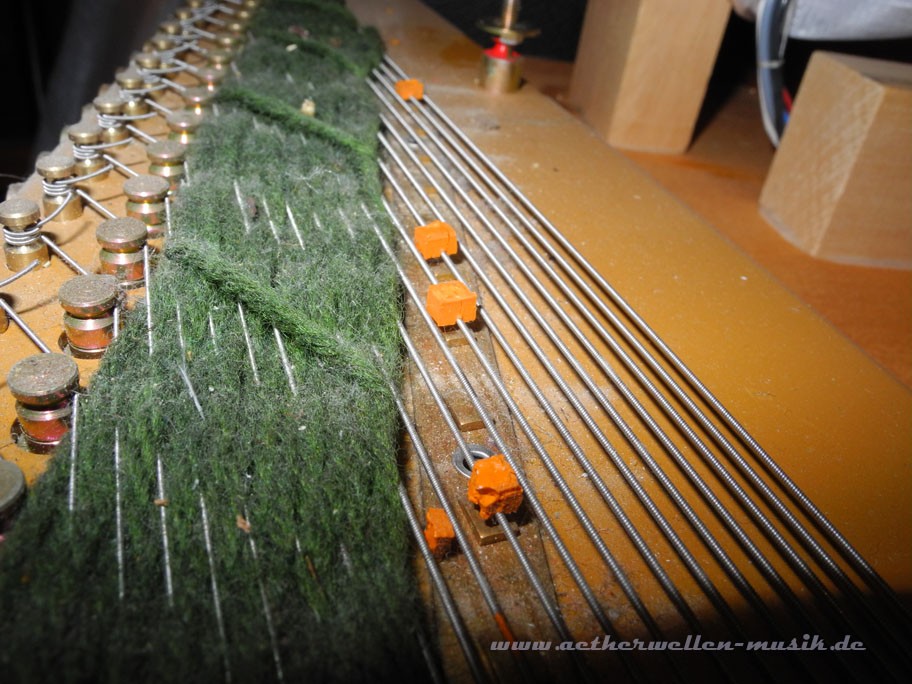 Heinz Schenk Clavinet D6 strings sticky rubber