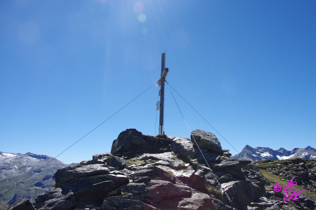 Hirzkarkopf mit Gipfelkreuz bei herrlichstem Wette