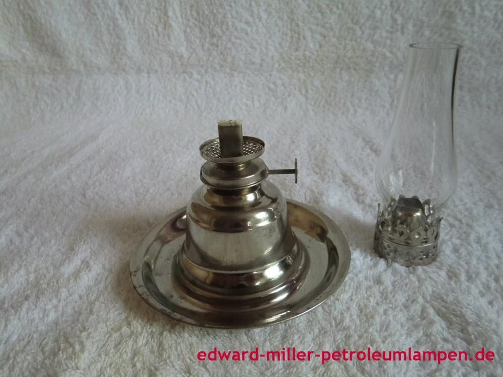 Edward Miller & Co.Lamp