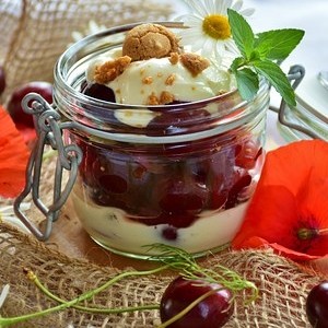 Früchte-Joghurt mit Honig Imkerei Essen