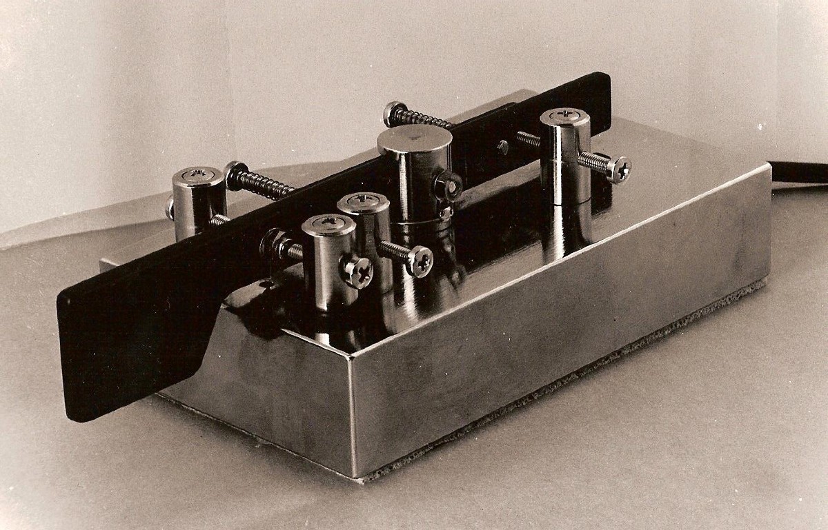 The famous "Interpol-Morse-key" designed and built by Kurt Trachsel HB9ASN