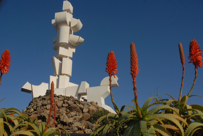 Lanzarote Cecar Manrique  Monumento al Campesino