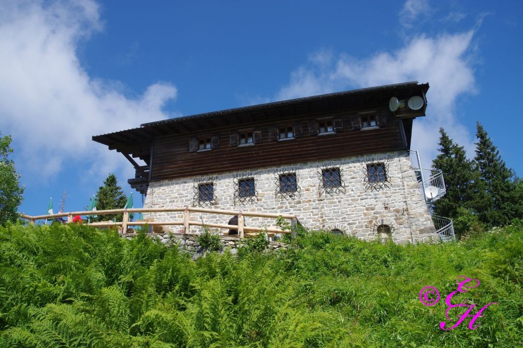 Am Lusenschutzhaus (1345 m) vorbei