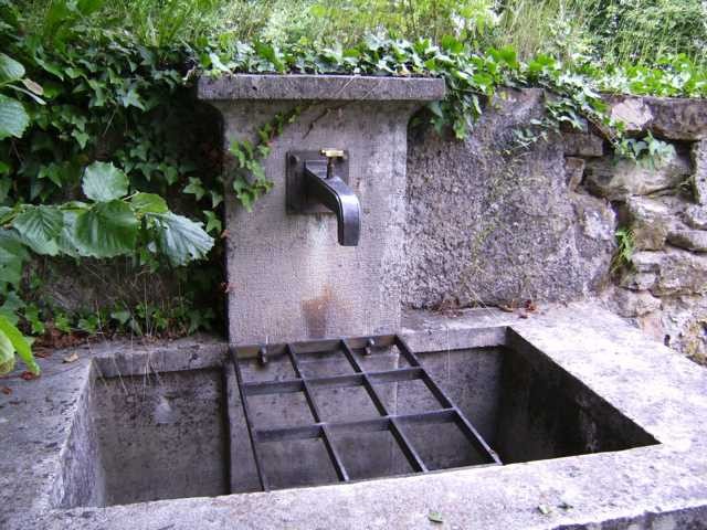 Brunnen Wandauslauf