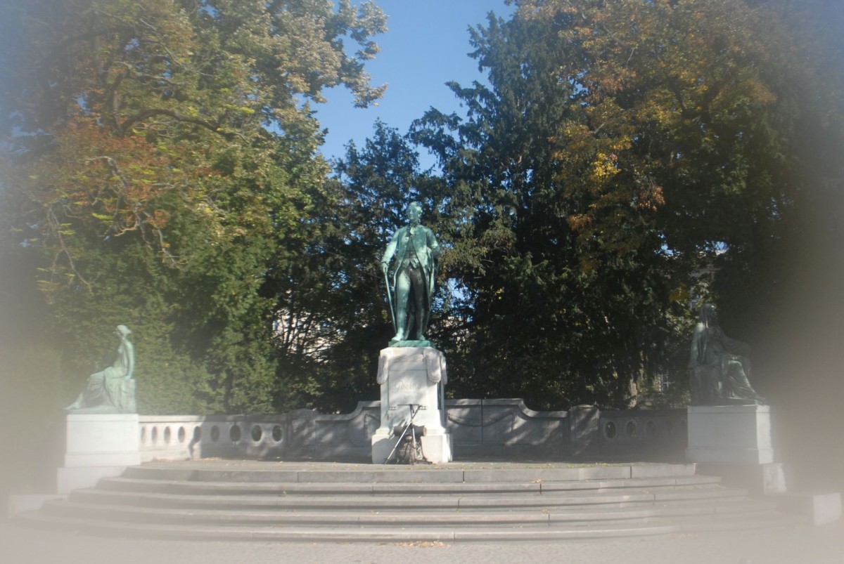 Strassburg Goethedenkmal