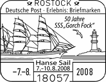 Segelschulschiff "Gorch Fock" und rotes Ost-Molenfeuer Rostock- Warnemünde