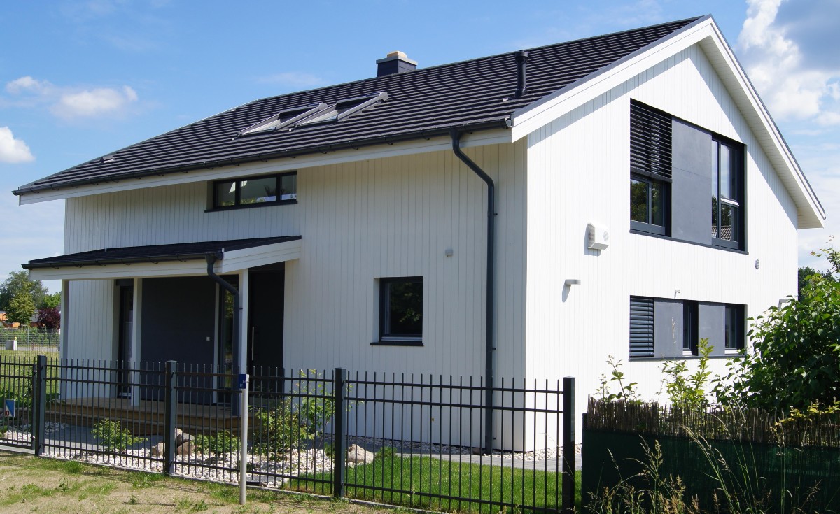 Schwedenhaus-Holzhaus-Farbe-Holzschutzfarbe-09
