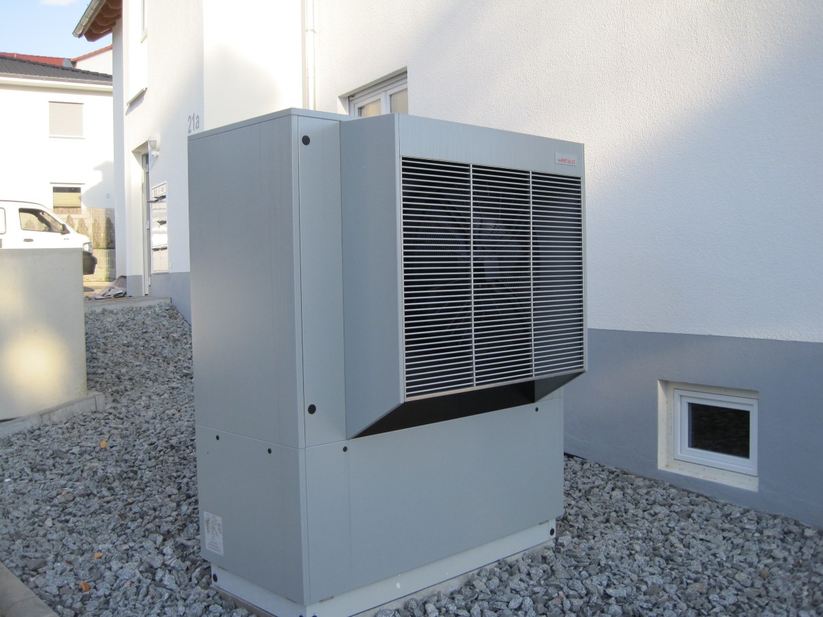 Weishaupt Luft-Wärmepumpe mit Anschlusssystem