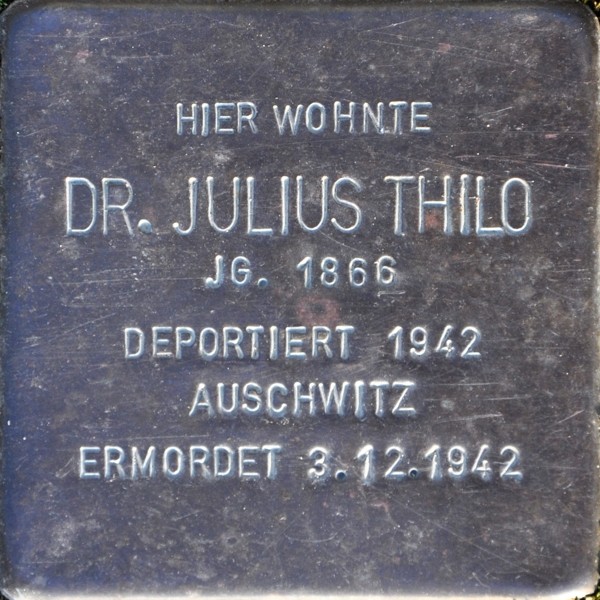 Stolperstein von: Dr. Julius Thilo