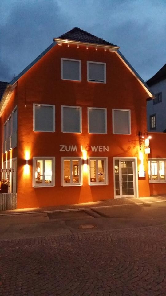 loewe-dielheim - Kontakt / Öffnungszeiten