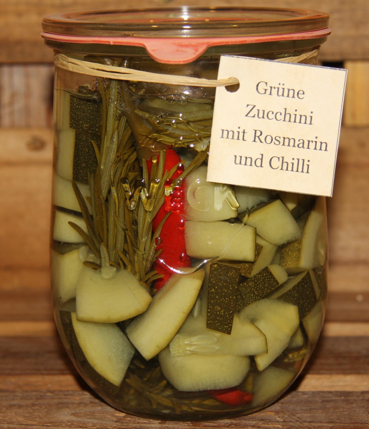 Zucchini grün mit Rosmarin und Chili