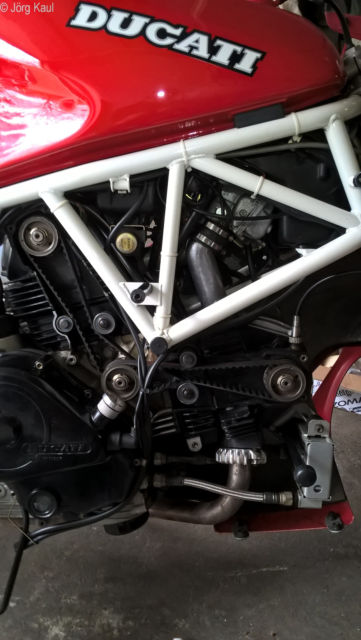Geöffnete Zahnriemenabdeckung Ducati 750SS