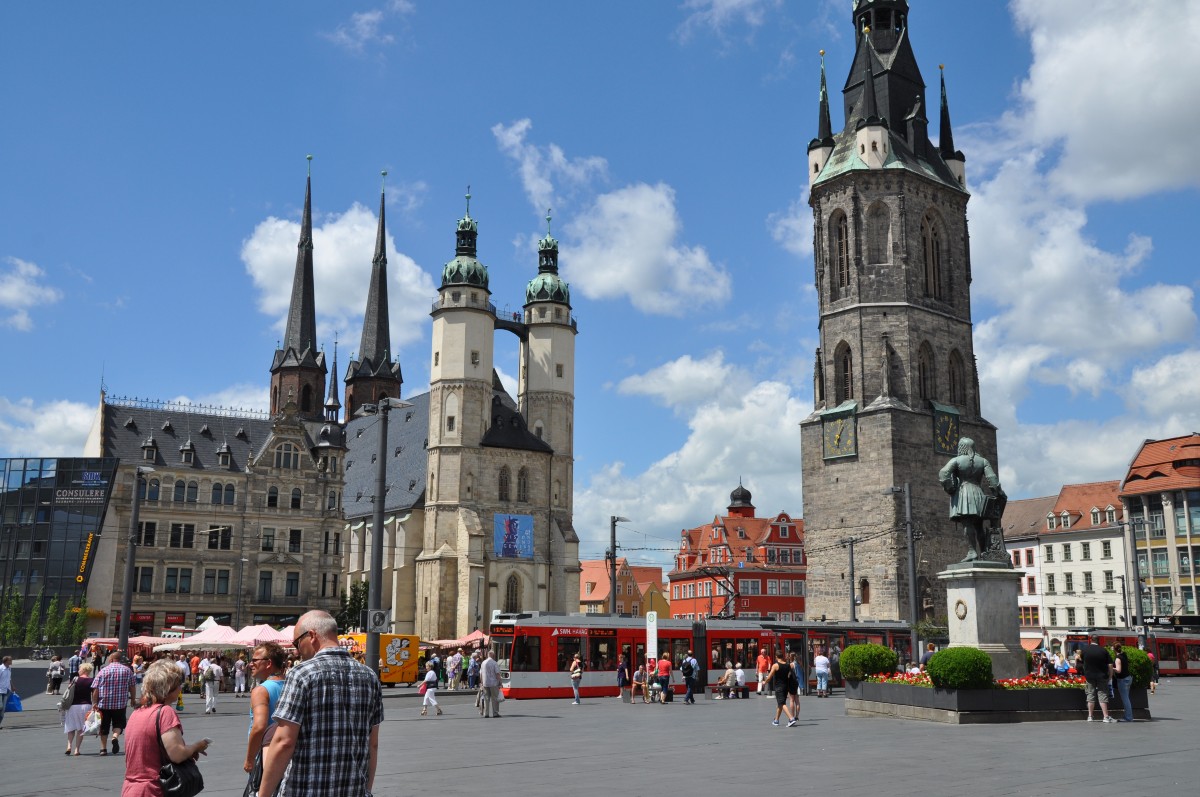 Marktplatz mit Marktkirche und Rotem Turm