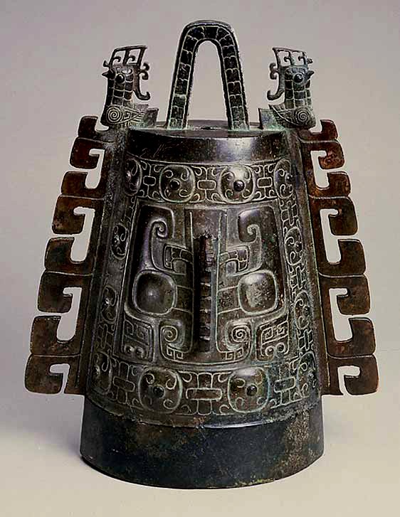 Ein Wunder in Klang und Ästhetik, die Bo zhong Glocke aus dem 12. – 11. Jh. v. Chr., der Zeit der Shang Dynastie.
