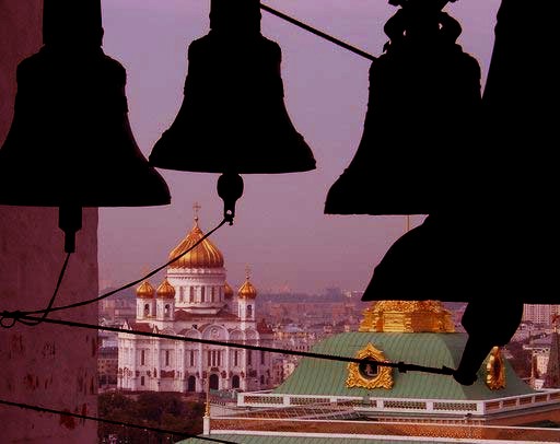Klangsilhouette über den Dächern von Moskau.