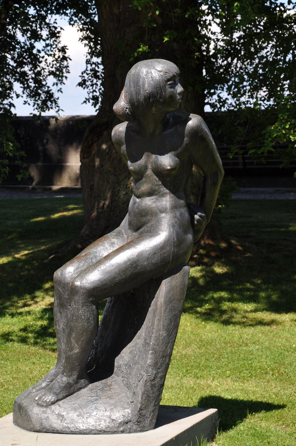 Wasserburg, Mädchen-Skulptur