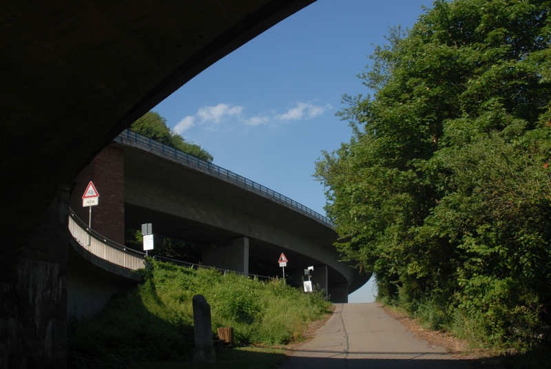 Radweg trifft B 602 hinter Longuich