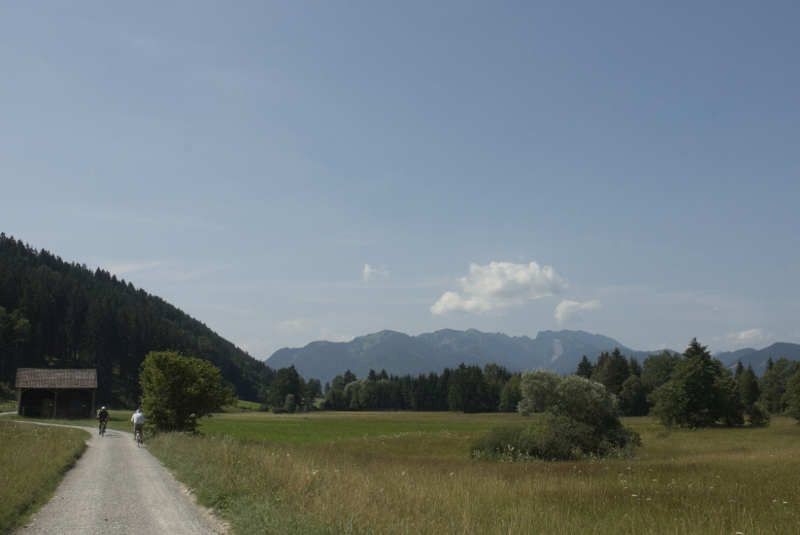 Bodensee-Koenigssee-Radweg hinter Bad Toelz