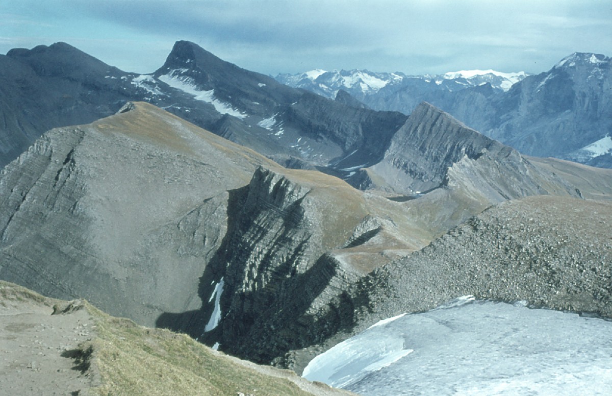 Grindelwald, Eissee mit grauen Bergen