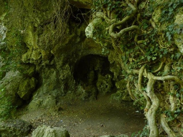 Hund wandern Kakushöhle